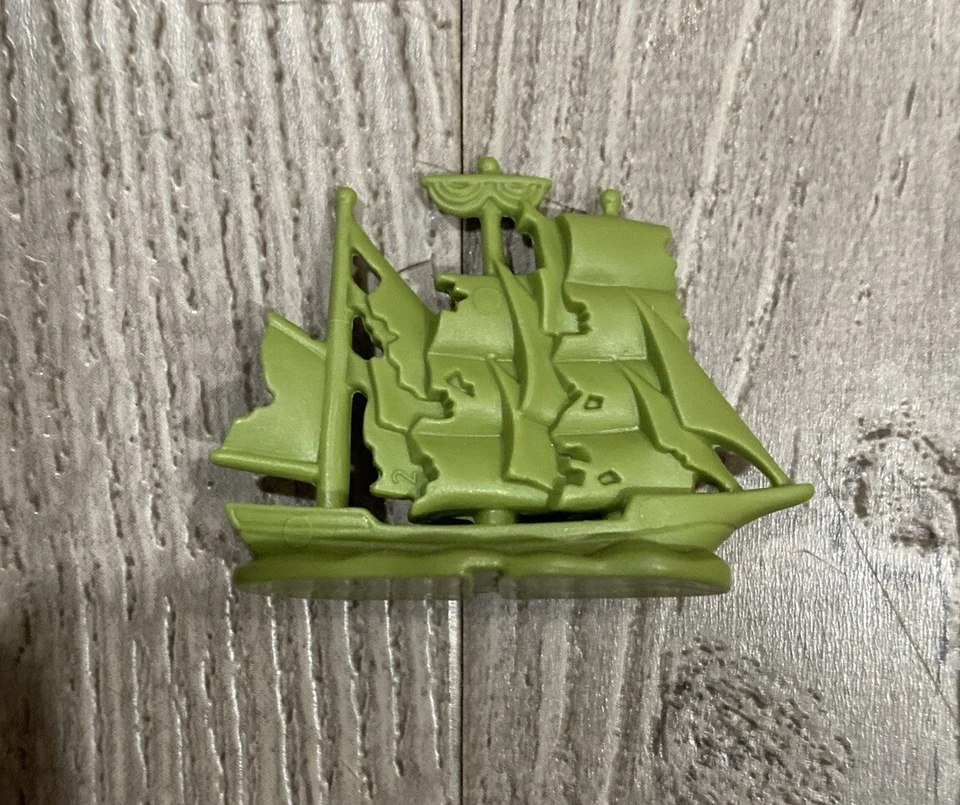 Game Of Life Pirates of the Caribbean Dead Mans Replacement Parts Green Ship - Image 1 of 1