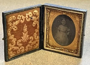 Vintage Daguerreotype Ambrotype Tin Antique B&W Photo Girl 2"x3" Gold Tone Frame - Picture 1 of 9