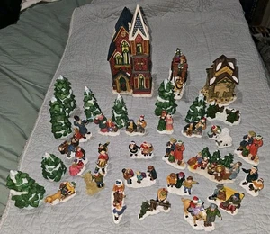 Estatuillas vintage de pueblo navideño - Imagen 1 de 16