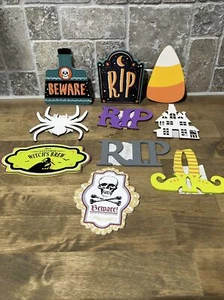 Halloween wood Painted Plaques lot of 10 New - Picture 1 of 11