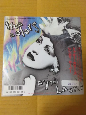 Japanese press 7inch!!!   CYNDI LAUPER   TRUE COLORS / HEADING FOR THE MOON Foto 1 de 4