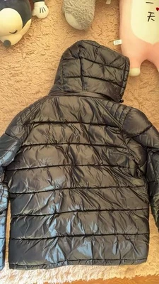 Jaqueta acolchoada masculina GUESS tamanho grande com capuz removível - Imagem 1 de 4