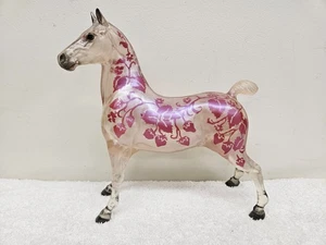 Breyer #712338 Aristocrat Champion Hackney Berries Ponis Fresa 350 Hecho (6) - Imagen 1 de 8