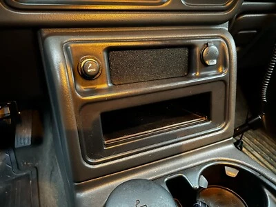 2003 - 2007 Silverado Center Console Pocket Blank Panel LLY LBZ 1500 2500 3500 - Image 1 of 2