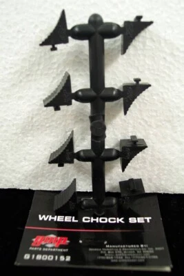 Gmp Models Wheel Chock Set 1/18 Cunei ruote G1800152 - Immagine 1 di 3