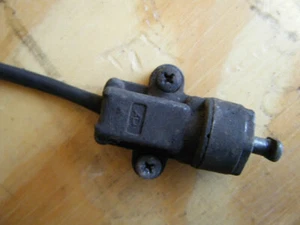 93 FZR600R FZR 600 KICKSTAND SWITCH KICK STAND SENSOR 1993 YAMAHA - Picture 1 of 3