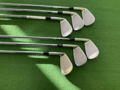 Mizuno Pro 221 Iron Set 5-9,Pw 6pc Flex Stiff Dynamic Gold S200 Steel - Image 1 of 4