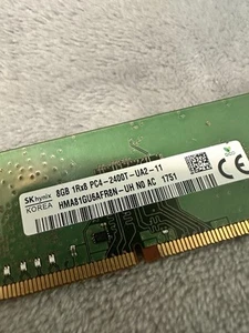 HMA81GU6AFR8N-UH HYNIX 8GB (1x8GB) 1Rx8 PC4 -2400T DDR4 DIMM DESKTOP MEMORY - Picture 1 of 2