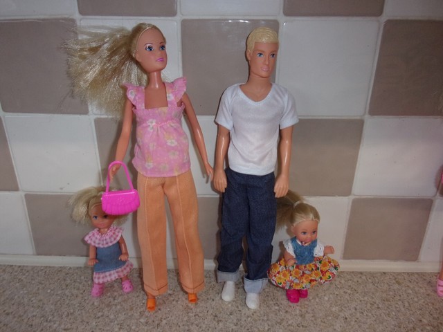 Boneca Steffi Grávida Familia Feliz Estilo Barbie Ken bebê