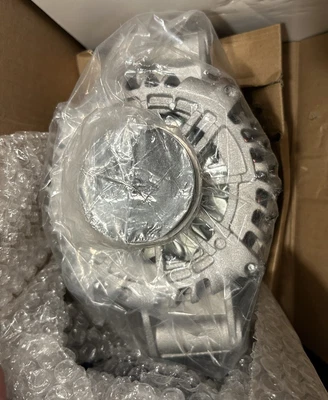 Alternador global WAI modelo 8439N para Ford Focus 2004 2,3 L-L4 115 amperios Foto 1 de 4