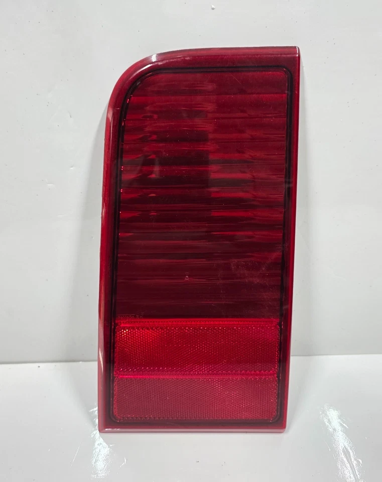 2006-2008 Lincoln Mark LT OEM Tailgate Reflectors Tail light Trim  LH LEFT - Image 1 of 4