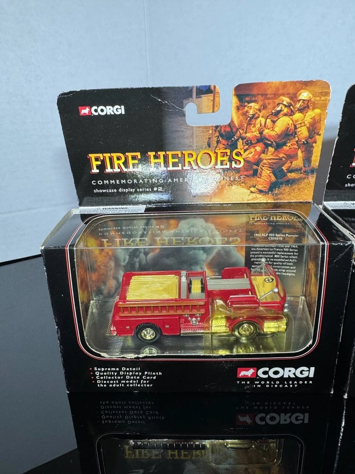 Corgi Fire Heroes CS90012 Seagrave Sedan Pumper Die-Case Fire Truck 2002