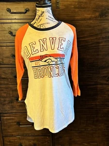 Camiseta para mujer Denver Broncos talla mediana  - Imagen 1 de 4