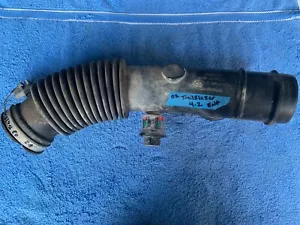 2002-05 Chevrolet Trailblazer 4.2L Air Cleaner Hose Duct Tube 15076397 - Picture 1 of 10