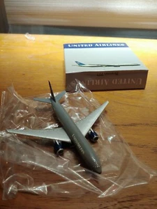 Boeing 777 United Airlines 1/500 Diecast( lots more diecasts listed) - Picture 1 of 3