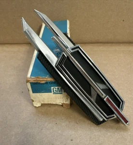 NOS 1972 Oldsmobile Toronado Grille Hood Emblem 231218 Ornament Badge Rocket - Picture 1 of 24
