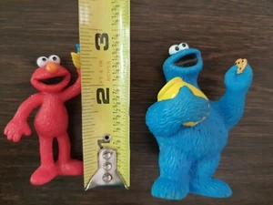 Lot of 2 Sesame Street Workshop Figures & Tyco Hasbro Cookies monster Elmo - Picture 1 of 4