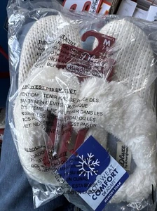 Dearfoams Slippers, Memory Foam Woman's Size Medium 7-8, Indoor/Outdoor - Picture 1 of 3