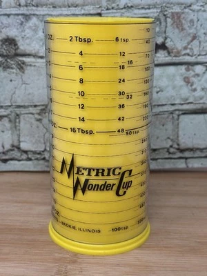 Vtg 2 In 1 - Pampered Chef Wonder Cup Wet & Dry Measuring 2 Cup Capacity Yellow - Image 1 of 4