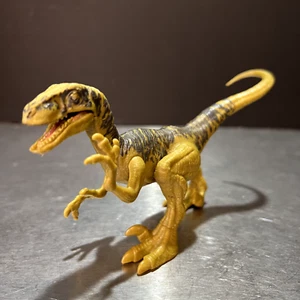 Figura de acción Jurassic World Velociraptor Mattel 2017 - Imagen 1 de 5