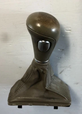 Audi A4 2009-12 palanca de cambios automática con cuero de arranque con rasguños Foto 1 de 4