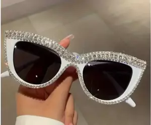 ✨ Gafas de sol vintage ojo de gato - estrás brillantes - blancas - regalo fiestas nupciales ✨ - Imagen 1 de 2
