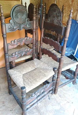 CONJUNTO 4 Cadeiras de Jantar Coloniais Espanholas Antigas 1800s INICIAIS DO FABRICANTE Esculpidas à Mão - Imagem 1 de 4