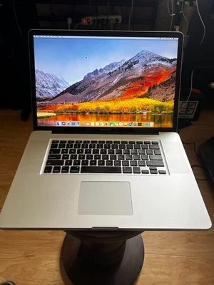 Apple Macbook Pro 17" 2011 C i7, 2.3Ghz, 16GB RAM, 500GB HDD A1297 Cond 8-9 - Image 1 of 4
