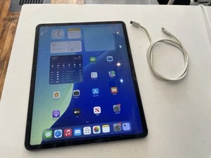 Apple iPad Pro 12.9" 3rd Gen. 256GB Space Gray A2014 (Unlocked) - CRACKED SCREEN - Picture 1 of 10
