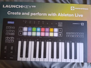 Novation Launchkey Mini 25 MK4 25-key Keyboard Controller - Picture 1 of 1