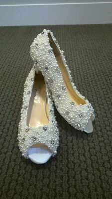 1" Heel  White Ivory Faux Pearl  Rhinestone Peep Toe Wedding Bridal Shoe SZ 8 - Image 1 of 4