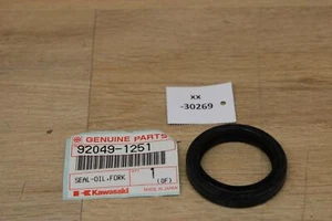 Aceite de sellado Kawasaki 92049-1251, horquilla nuevo original xx30269 - Imagen 1 de 2