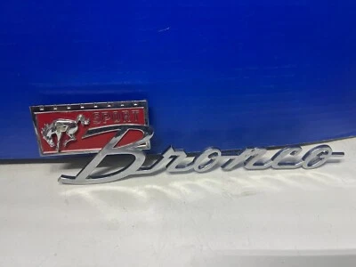 ORNAMENTO EMBLEMA VINTAGE METAL 1970 FORD BRONCO SPORT 0673-16B114-4 A3 - Imagem 1 de 3