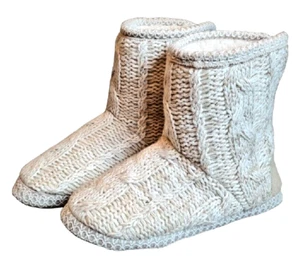 TOTES TOASTIES LADIES CABLE KNIT BOOT SLIPPERS FUR LINED MEMORY FOAM 3-4 & 5-6