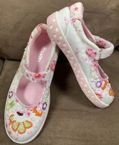 LAURA ASHLEY GIRLS MARYJANE STYLE SNEAKERS SHIMMERING FLORAL BEADS SIZE 13 CUTE! - Picture 1 of 8