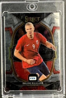 2022-23 Panini Select FIFA - Terrace Silver Prizm #41 Erling Haaland - Image 1 of 2