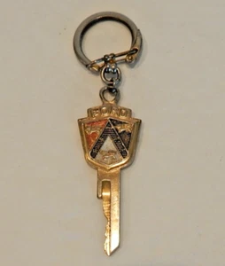 Vintage "FORD" Gold Crest Keychain - Picture 1 of 2