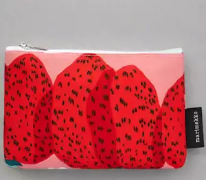 Marimekko Strawberry Cotton Cosmetic Case Pouch Red Zip Mansikkavuoret - Picture 1 of 9