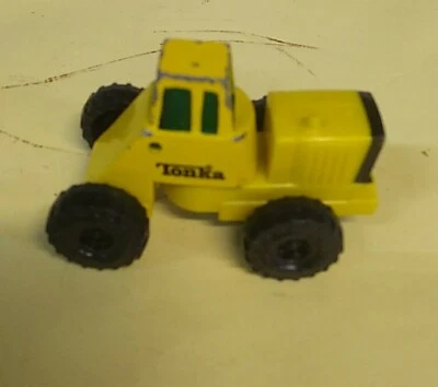 Tonka Tractor Construction Truck Vehicle 1992 Yellow Vintage 1:64 Diecast Used - Image 1 of 4