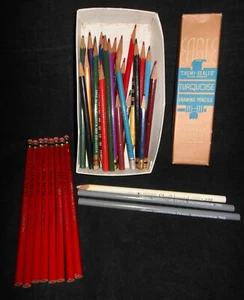 Lotto misto di 42 matite da disegno colorate vintage AQUILA EBERHARD Faber Sears - Foto 1 di 9