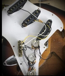 Vintage 1999 Fender Standard Stratocaster Strat Guitar Loaded Pickguard NOS 3ply - Picture 1 of 10