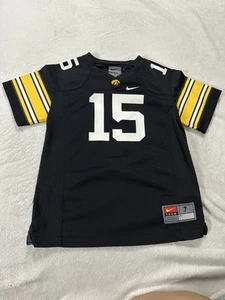 Nike NCAA Iowa Hawkeyes Football Jersey Kids Youth Size 7 #15 Black - Picture 1 of 10