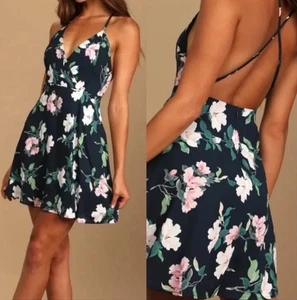 Vestido Lulus Truly Twirly Mini Patinador Mujer S Azul Marino Floral Cruz Espalda Abierta - Imagen 1 de 9