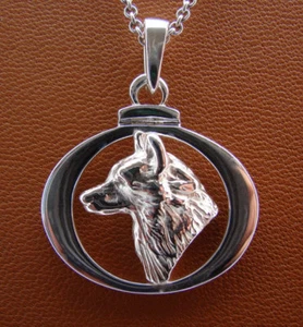 Sterling Silver Siberian Husky Head Study On Oval Frame Pendant - Picture 1 of 5
