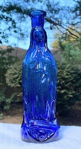 De colección Virgen María Guadalupe Virgen Agua Bendita 9” Botella Azul Cobalto Vidrio Soplado - Imagen 1 de 10
