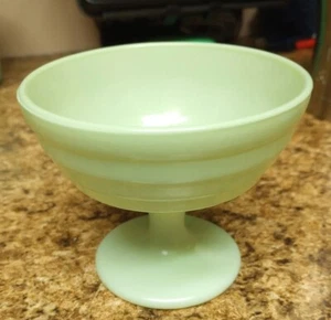 2 Vintage Hazel Atlas Glass Dessert Ice Cream Dishes with Stem Pedestal Bowls - Picture 1 of 2