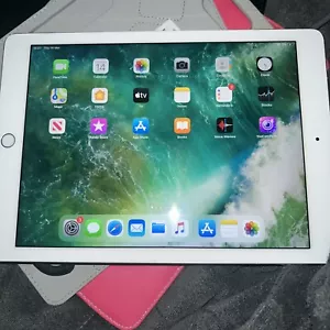 Apple iPad Pro 1st Gen. 128GB, Wi-Fi, 9.7 in - Rose Gold - Picture 1 of 3