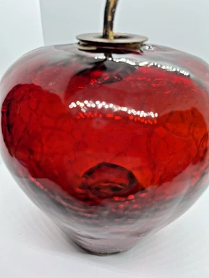 Escultura vintage de vidrio craquelado de manzana roja Foto 1 de 4