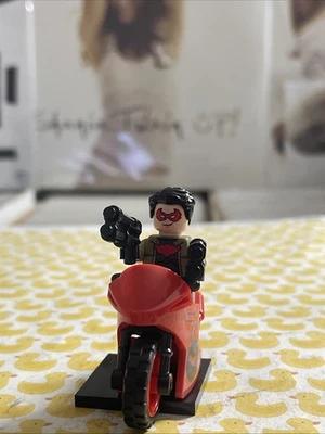 RED HOOD & MOTORCYCLE LEGO MINIFIG FIGURE dc comics jason todd robin batman - Image 1 of 4