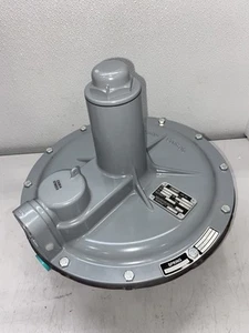 Fisher 133 Series Pressure Reducing Regulator - Gray 133H - Picture 1 of 4